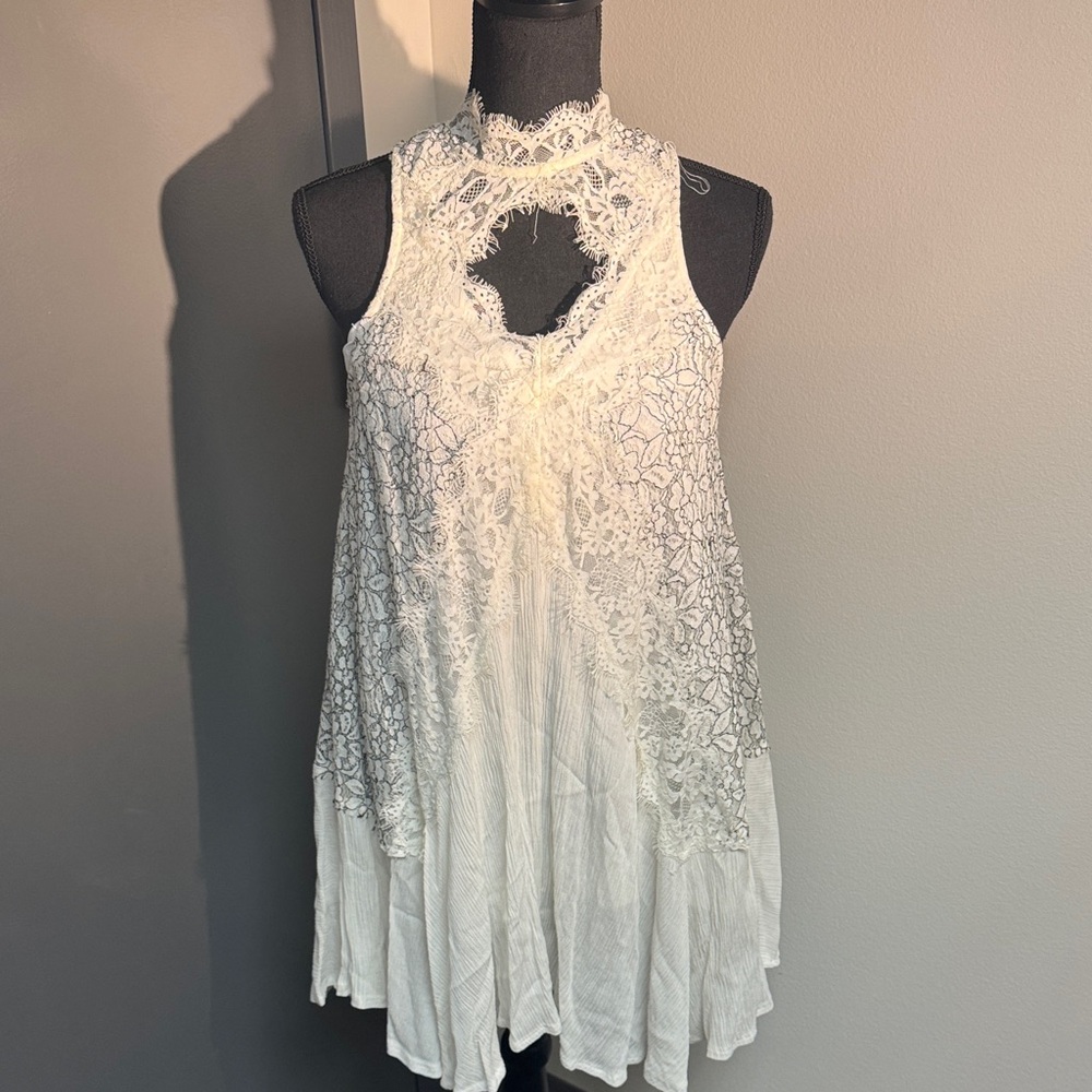 Chic Lace Halter Mini Dress in White